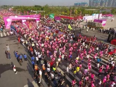 7000L(chng)Ůە(hu ) ˲g@Gȫ